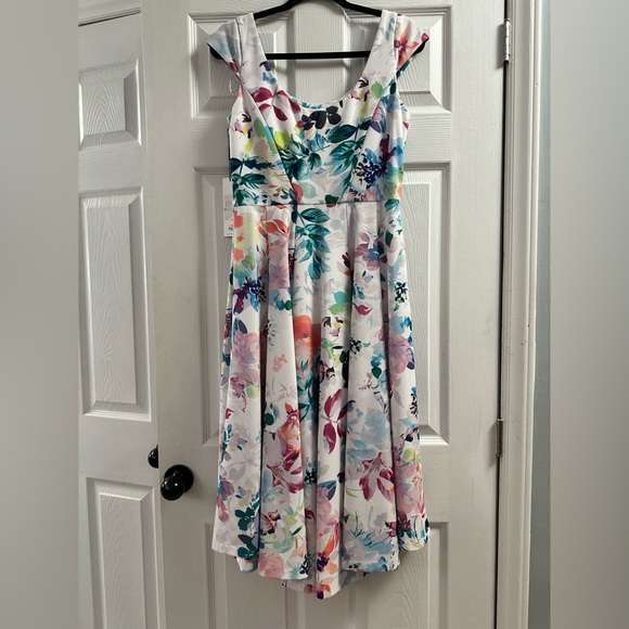 NWT CALVIN KLEIN Floral Garden Party Dress Size 8 - Picture 3 of 12